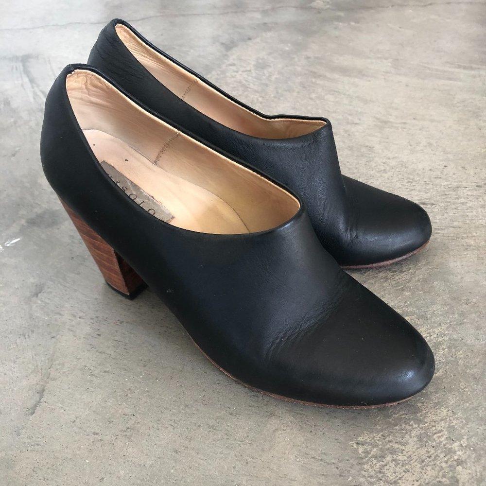 Nisolo Austin Heeled Ankle Boot in Smoke